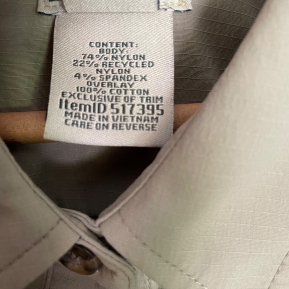 L.L. Bean Utility Button Down Shirt Large - Picture 5 of 6